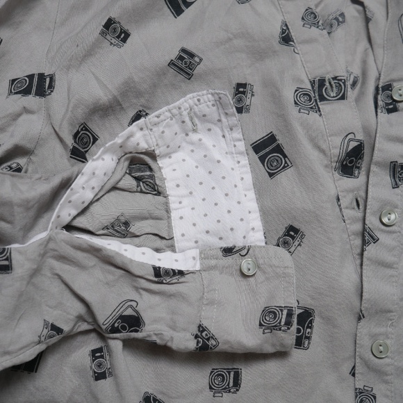Style & Co Grey Camera Print Crop Tie Button Down - Picture 3 of 5